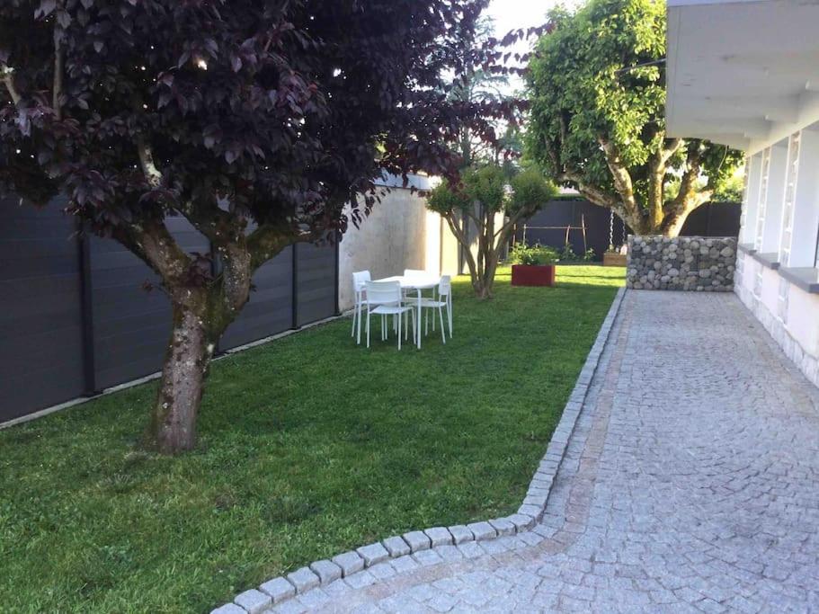 Appartement Dans Villa Pau Exteriér fotografie